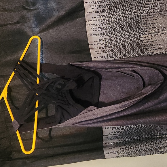 ⭐️LULULEMON OPEN BACK TANK - Picture 2 of 4